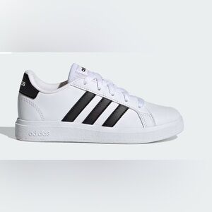 🌟🌟🌼NIB Adidas Grand Court 2.0 Classic White Sneakers with Black Stripes. Unisex